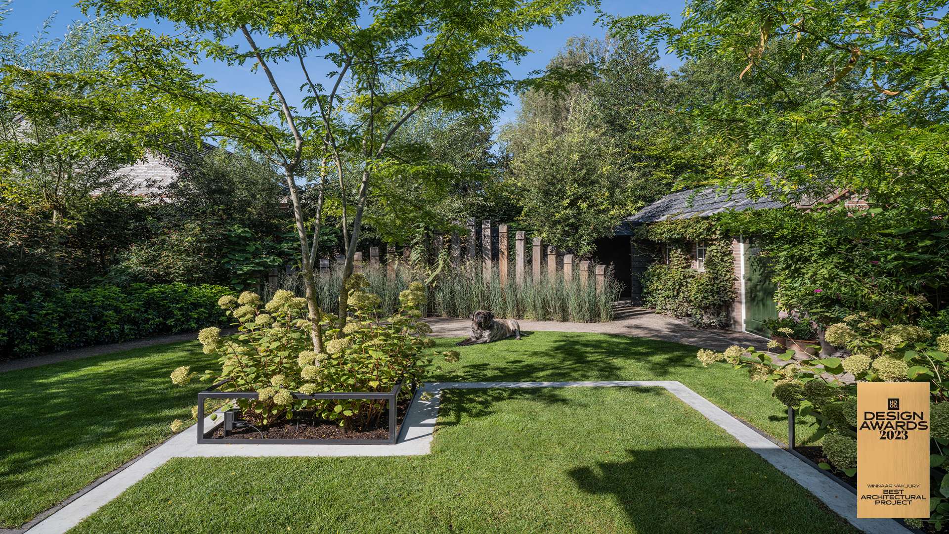 Tuin-met-buitenkeuken_Cabinlife_glasshouse_gardenarchitecture_Tuinarchitect_tuinontwerp_hovenier_Maashorst_Landscape-architecture_Modern_Luxury-lifestye_1-3 (2)